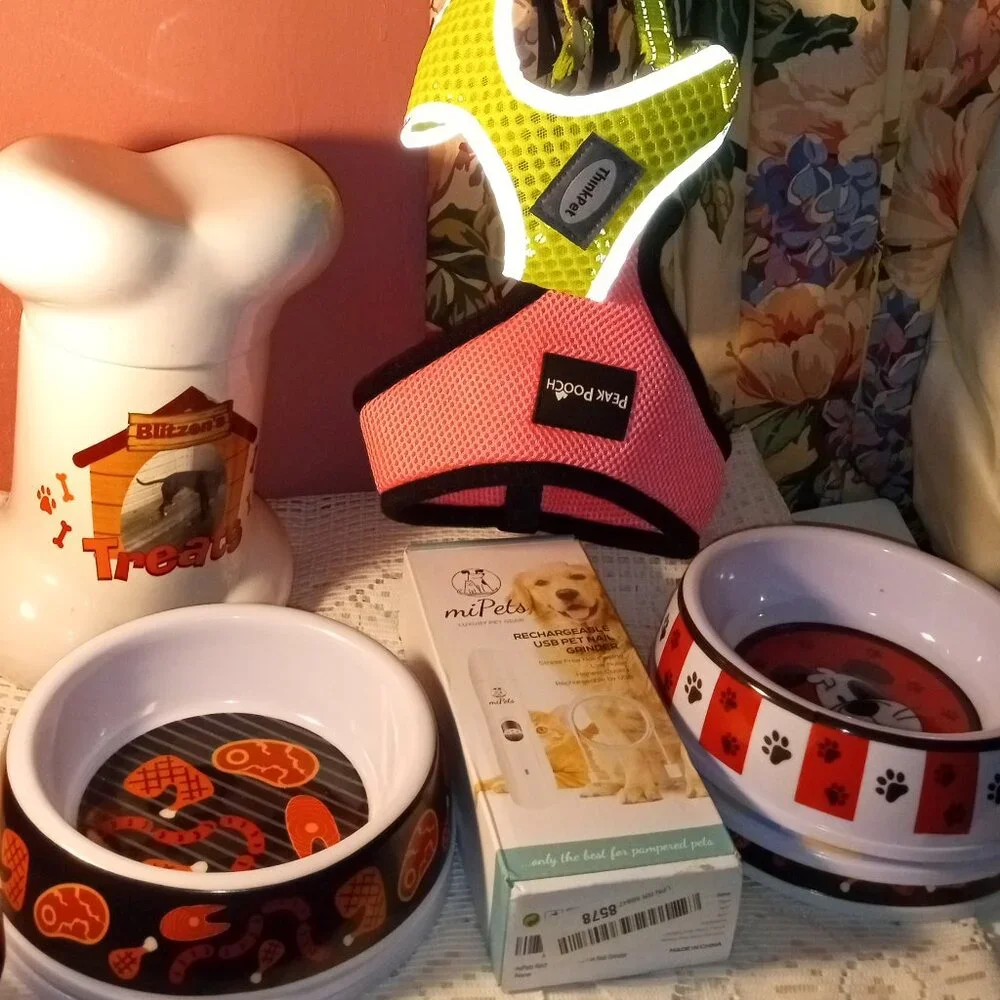 DOG TREAT JAR, PET NAIL GRINDER, 5 FOOD DISHES & 2 HARNESSES, 1 LARGE & 1 SMALL